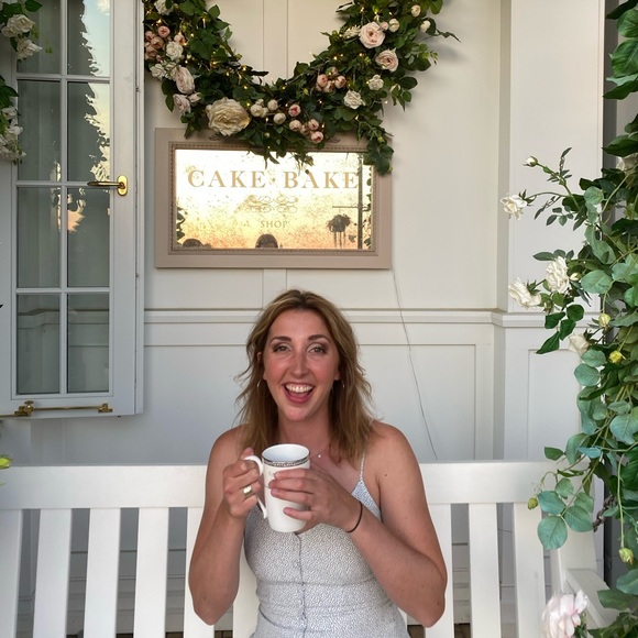 Meet your Posher, Elle - Picture 2 of 6